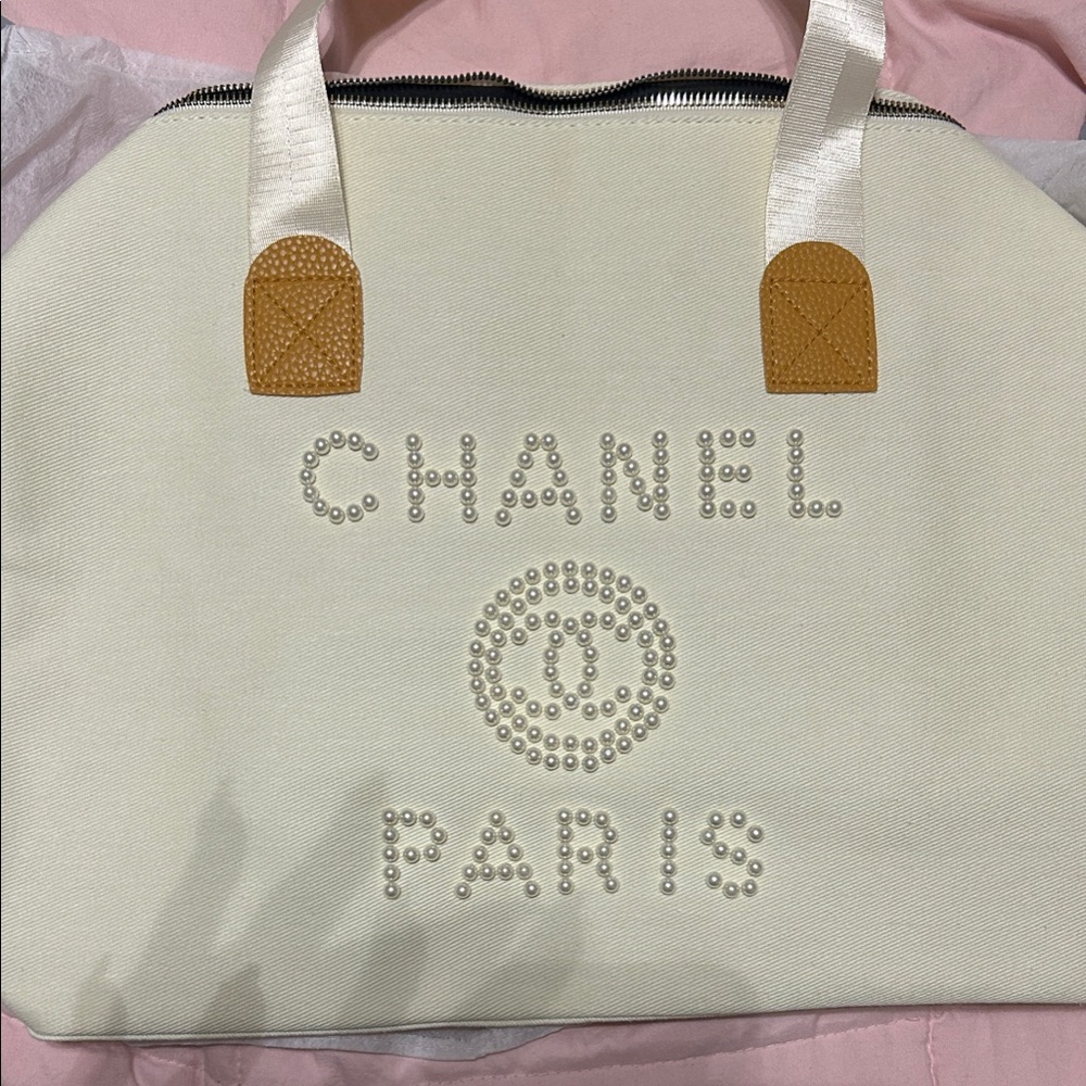 Chic CC Tote in Cream and Tan